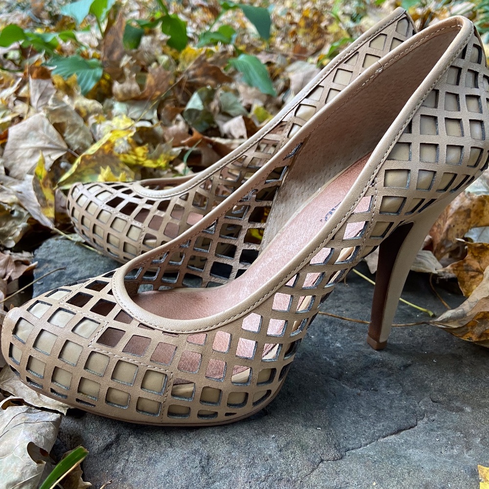Gorgeous Basketweave Pumps